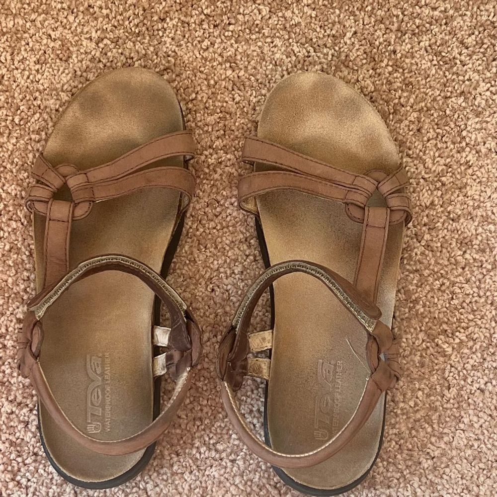 ￼Teva Women’s Ventura Cork and Leather Sandals Size 8.5